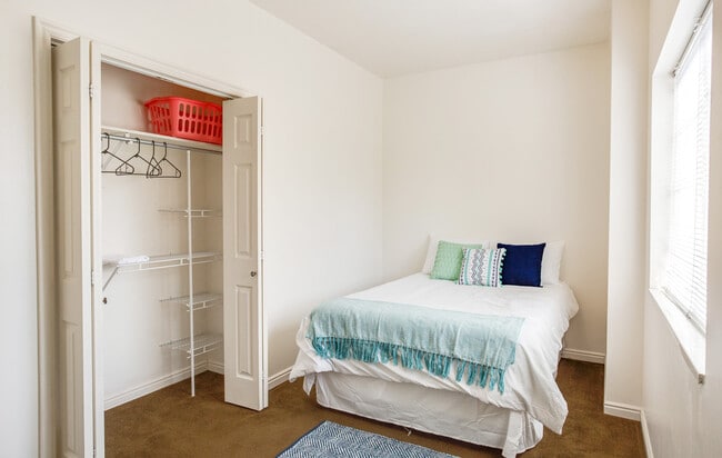 Photo - University Towers Apartments-Student