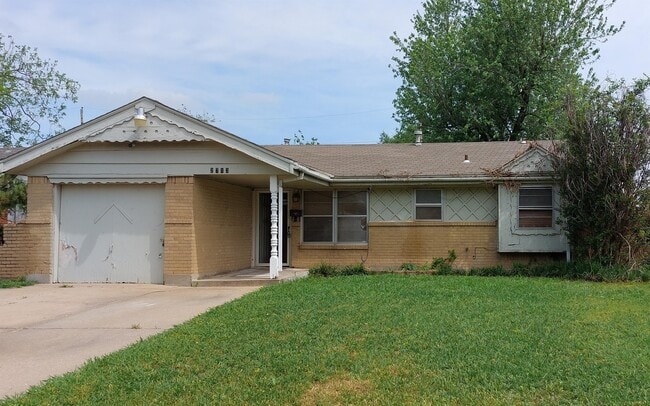Building Photo - 2713 SW 65th St