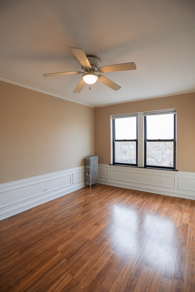 Building Photo - 4137 N Keystone Ave Unit #314