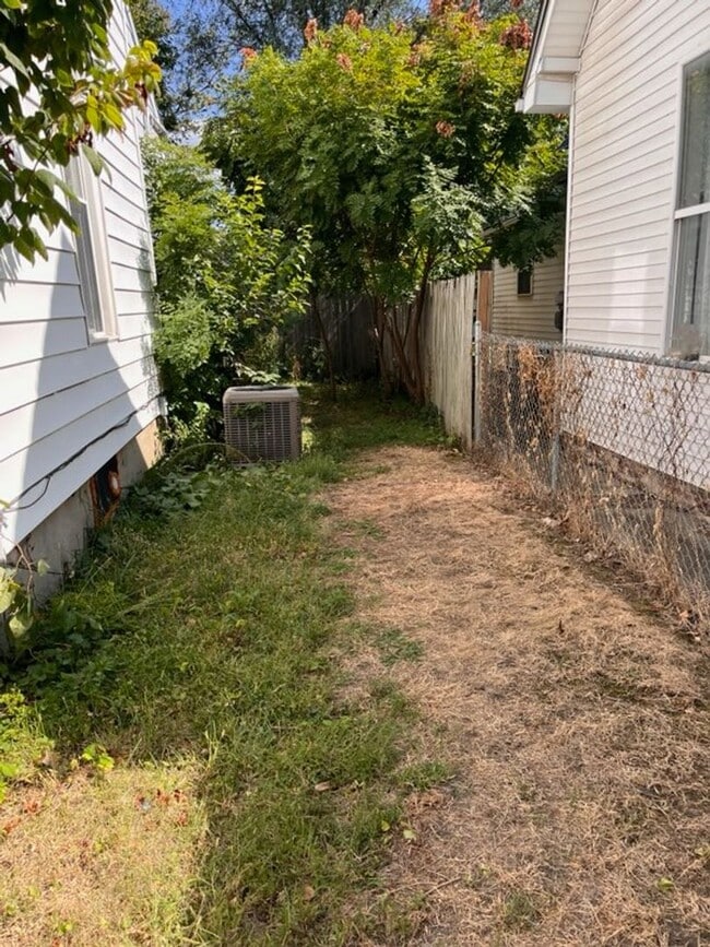 Photo - 841 Birch Ave Unit 1