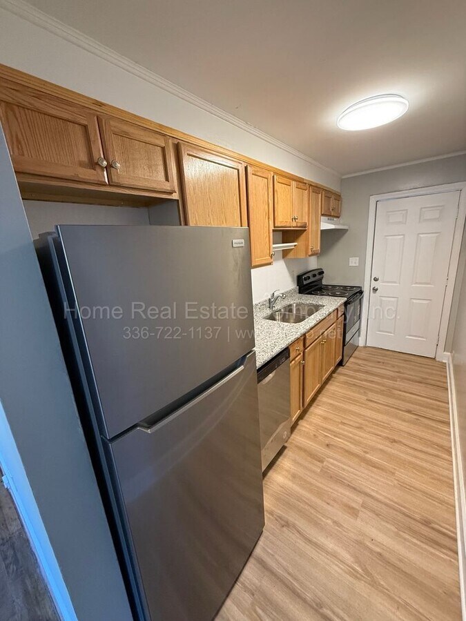 Photo - 422 Gregory St SW