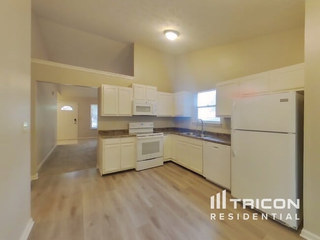 Photo - 4241 Robertson Blvd