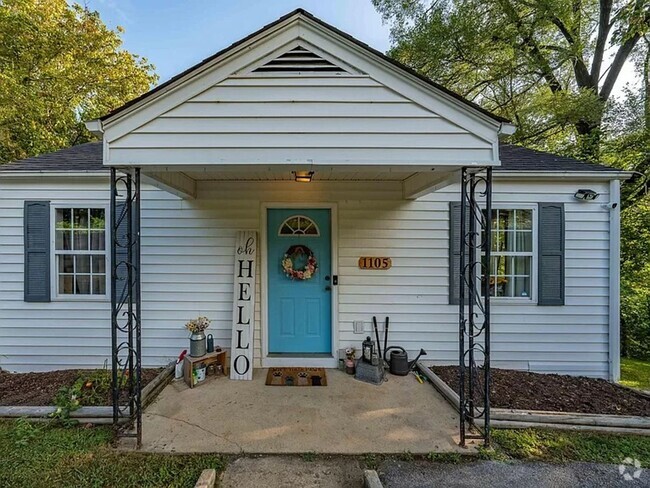 Building Photo - Tranquil 2-Bedroom Retreat with Fenced Yar... Rental