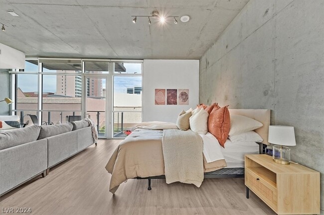 Building Photo - 353 E Bonneville Ave Unit 303