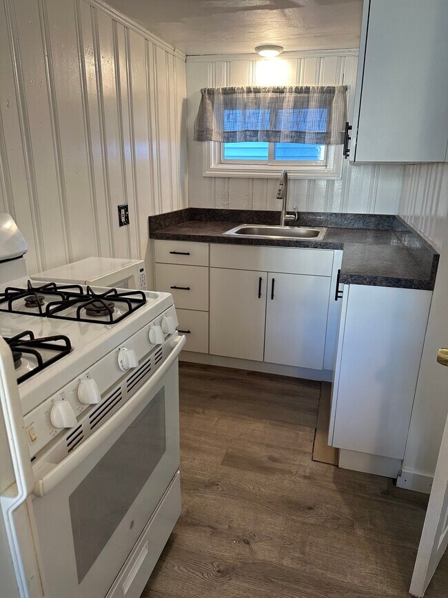 15 M St Unit D