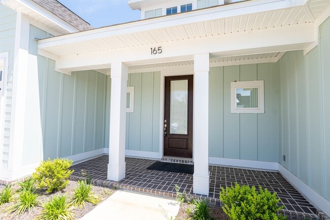 Photo - 165 Benoit Cir