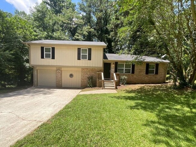 Updated 3BR Home with Spacious Yard & 2-Ca... - Updated 3BR Home with Spacious Yard & 2-Ca...