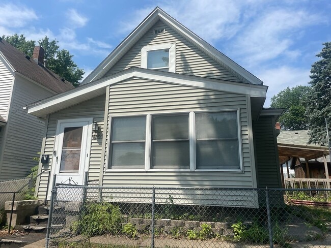 Building Photo - 645 N Mackubin St Unit 1 Rental