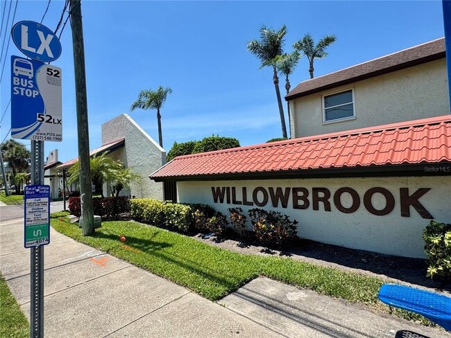 Building Photo - 1100 E Bay Dr Unit 3