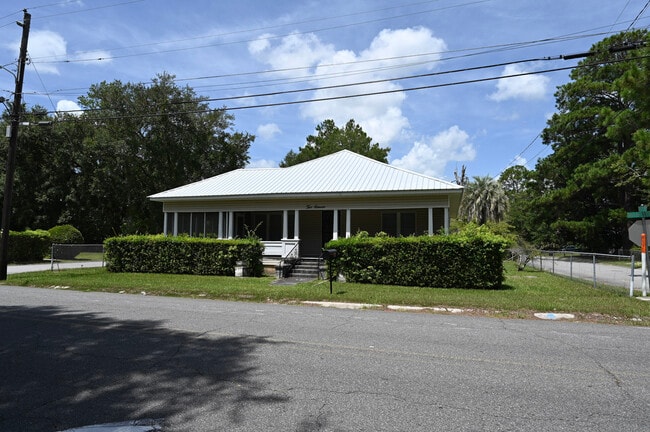 Building Photo - 211 Wilkerson St