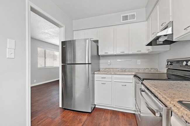 Photo - Plaza Square