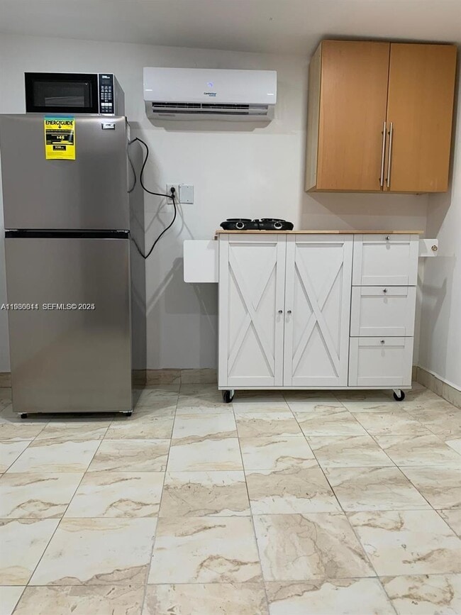 Photo - 20811 NW Miami Pl Unidad B