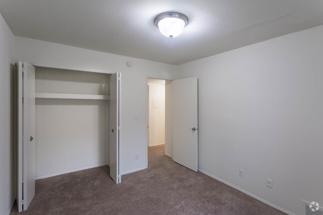 2 BR, 1.5 BA - Unit 5 - 1118 SF