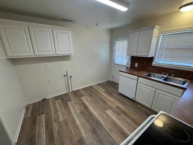 Photo - 4115 Hughes Dr