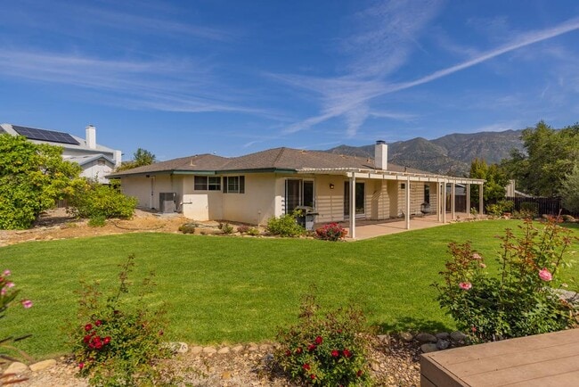 Photo - 425 Stuart Ct