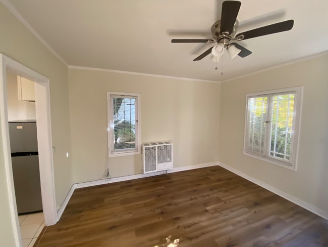 Photo - 630 3/4-634 N Plymouth Blvd Unidad NA