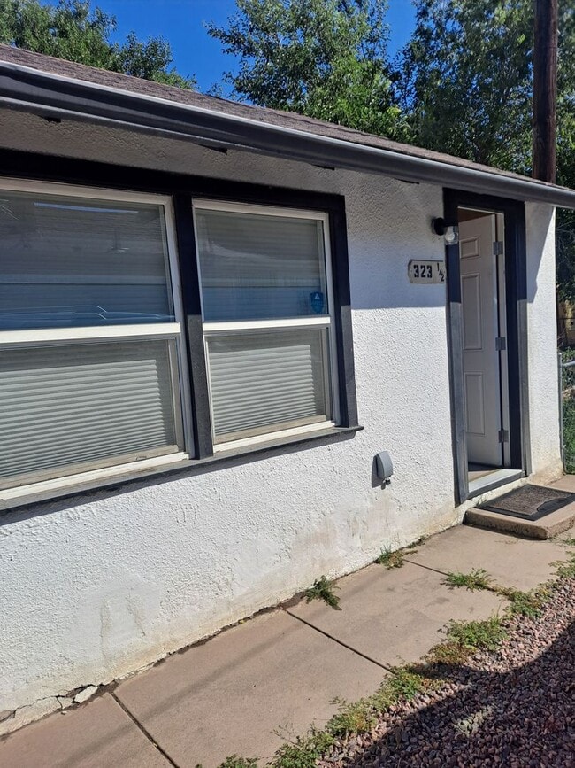 Building Photo - ALL PROSPECTIVE TENANTS MUST SUBMIT A $58 ... Rental