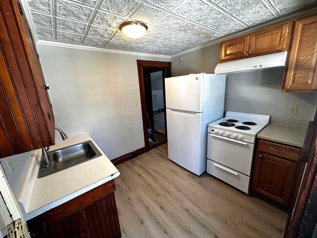 Building Photo - 108 Church St Unit 3