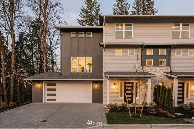 Building Photo - 11031 14th Pl SE Unit A