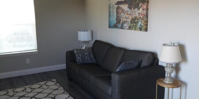 612 London place