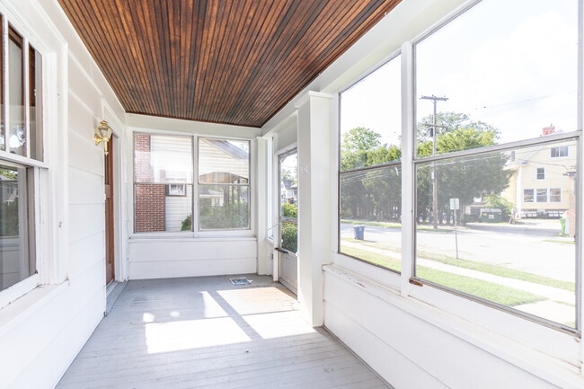 Photo - 1014 Woodlawn Ave