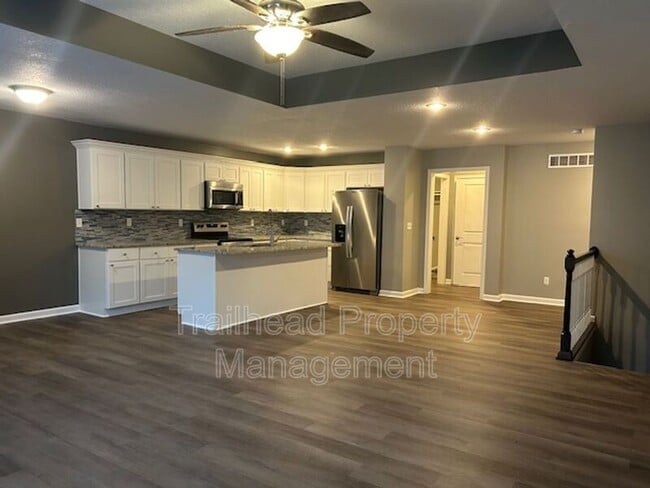 Photo - 605 Hillcrest St