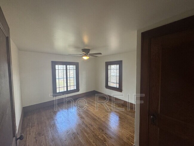 Photo - 6916 Billwood Hwy