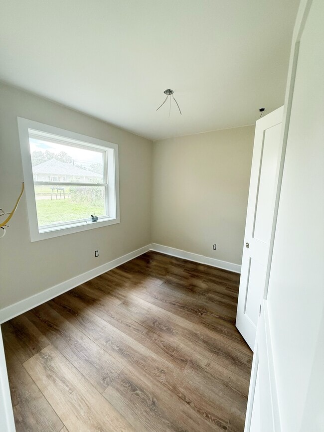 Dormitorio - 991 6th Street