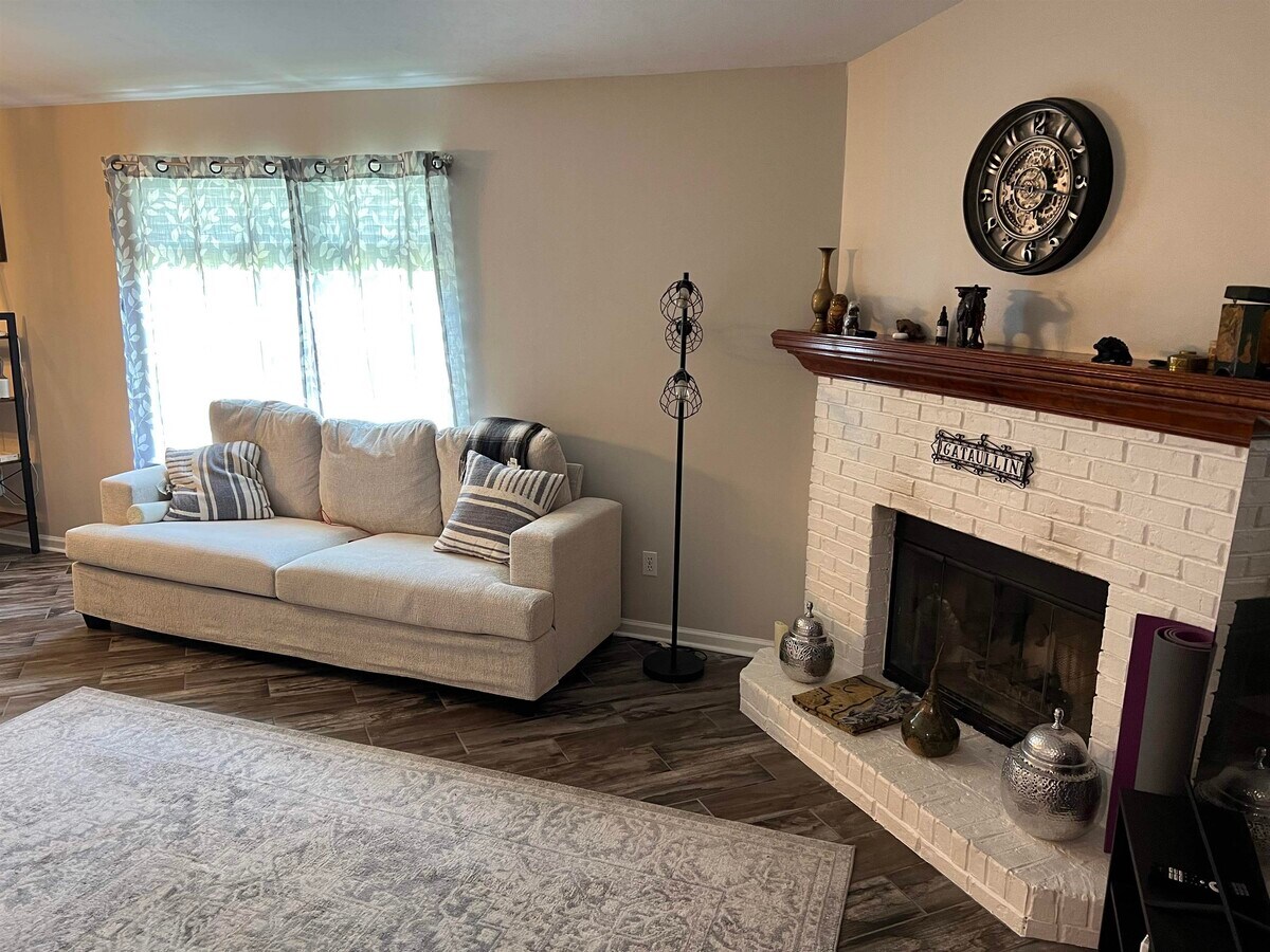 Photo - 8467 Hannary Dr