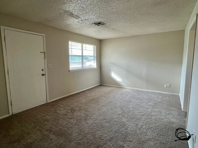 Photo - 3 Bedroom Home in Prime MOORE Location!