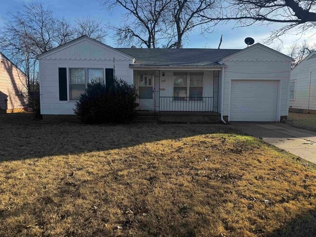 Building Photo - 2407 Inglewood Dr