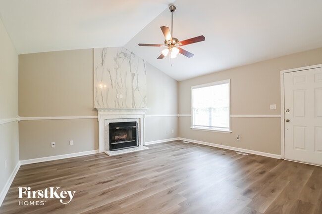 Photo - 105 Amber Ln