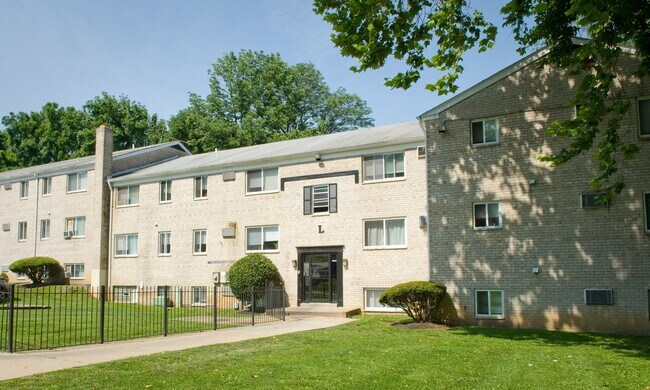 Green Forest Apartments