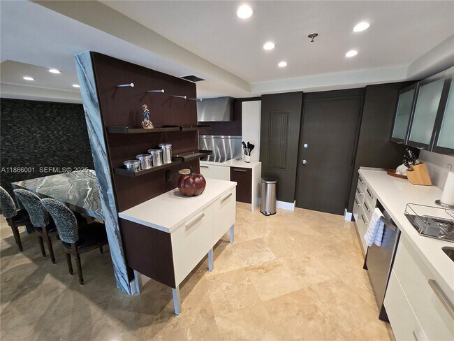 Photo - 11113 Biscayne Blvd Unit 854