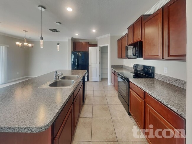 Photo - 14812 Crescent Rock Dr