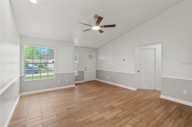 Photo - 1811 Oakgrove Ave