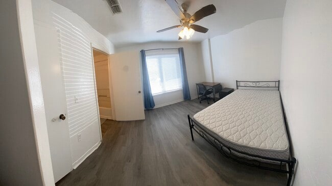 Photo - 3800 SW 20th Ave Unit 504