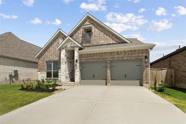 Photo - 104 Chinaberry Bnd