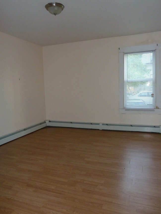 Photo - 288 Manton Ave