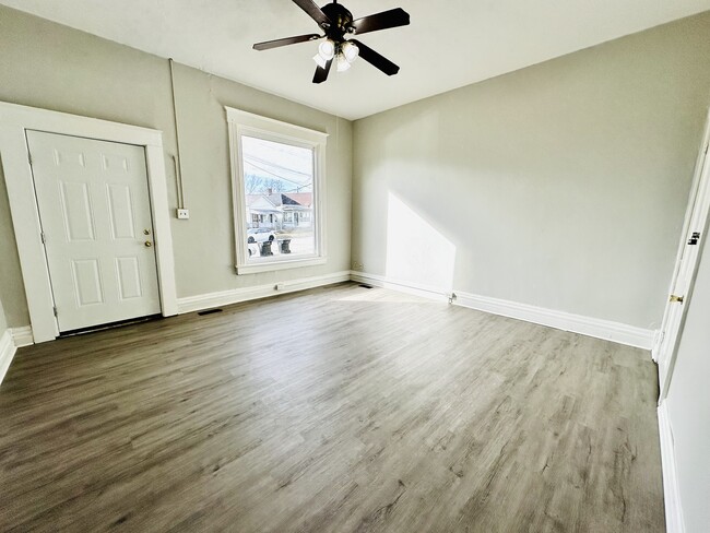 Photo - 2823 Garfield Ave