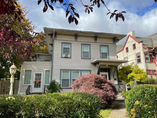 209 College Avenue - 209 College Ave Unidad 2