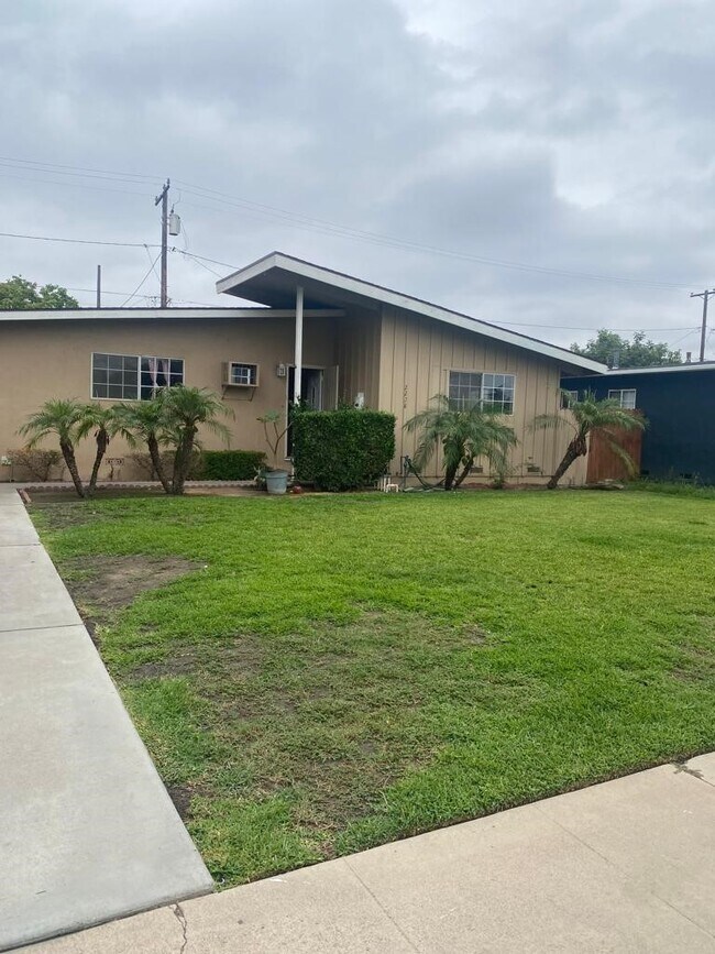 Photo - 2228 E Blanchard Ave