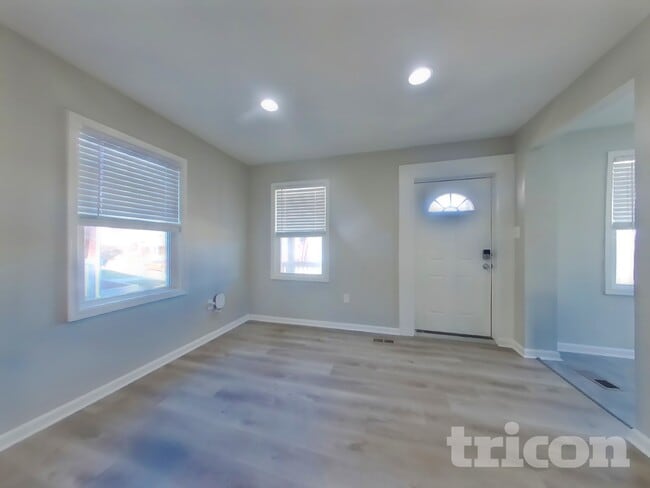 Photo - 4217 Vine St