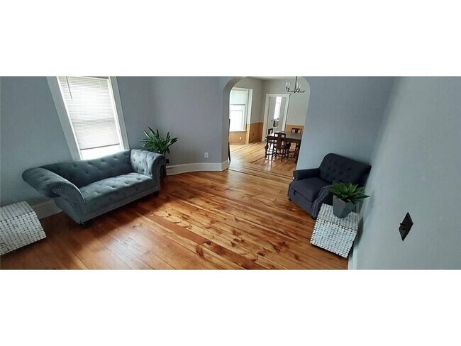 Building Photo - 1426 Washington St NE