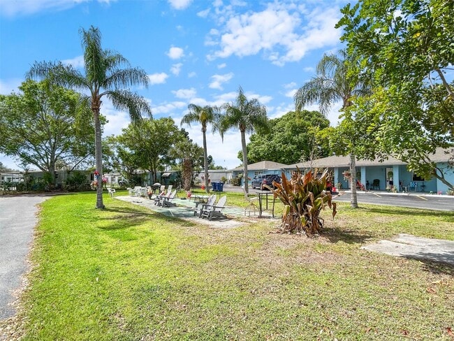 Building Photo - 10464 106th Ave N Unit 8