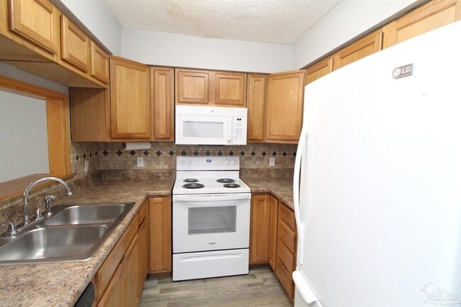 Photo - 1305 Foxborough Dr