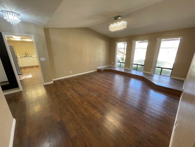 Photo - 5232 Simone Pl