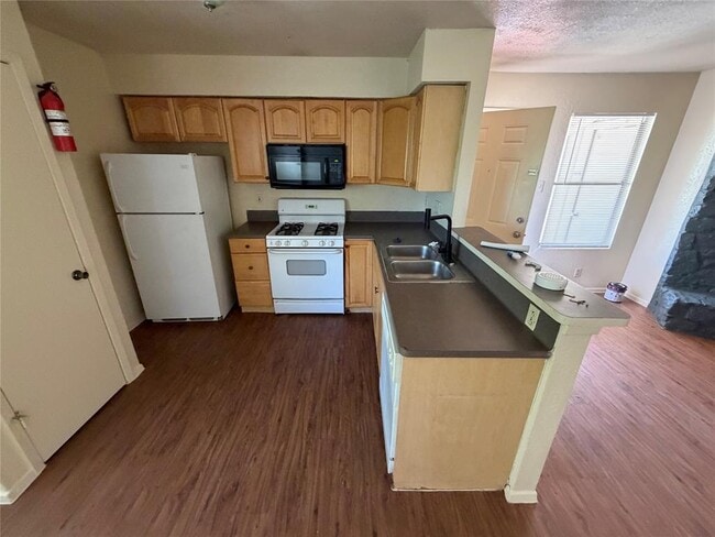 2203 Leah Cove