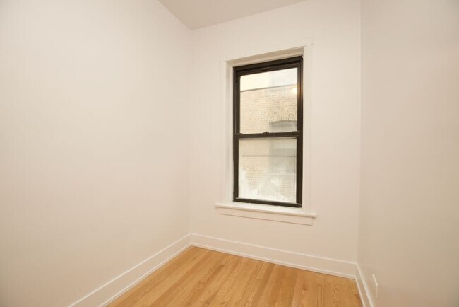 Photo - 3300 W Schubert Ave Unidad B3