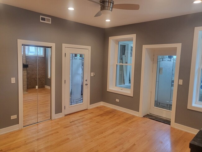 Photo - 6208 S Rhodes Ave Unit 1